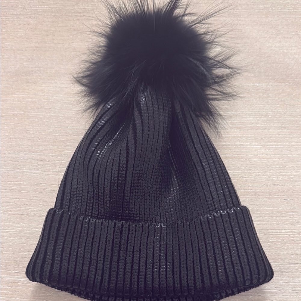 Chic Black Knit Beanie with Natural Faux Fur Pom